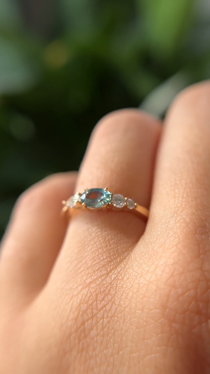 Bague - Saphir Bleu-Vert du Montana et Diamants